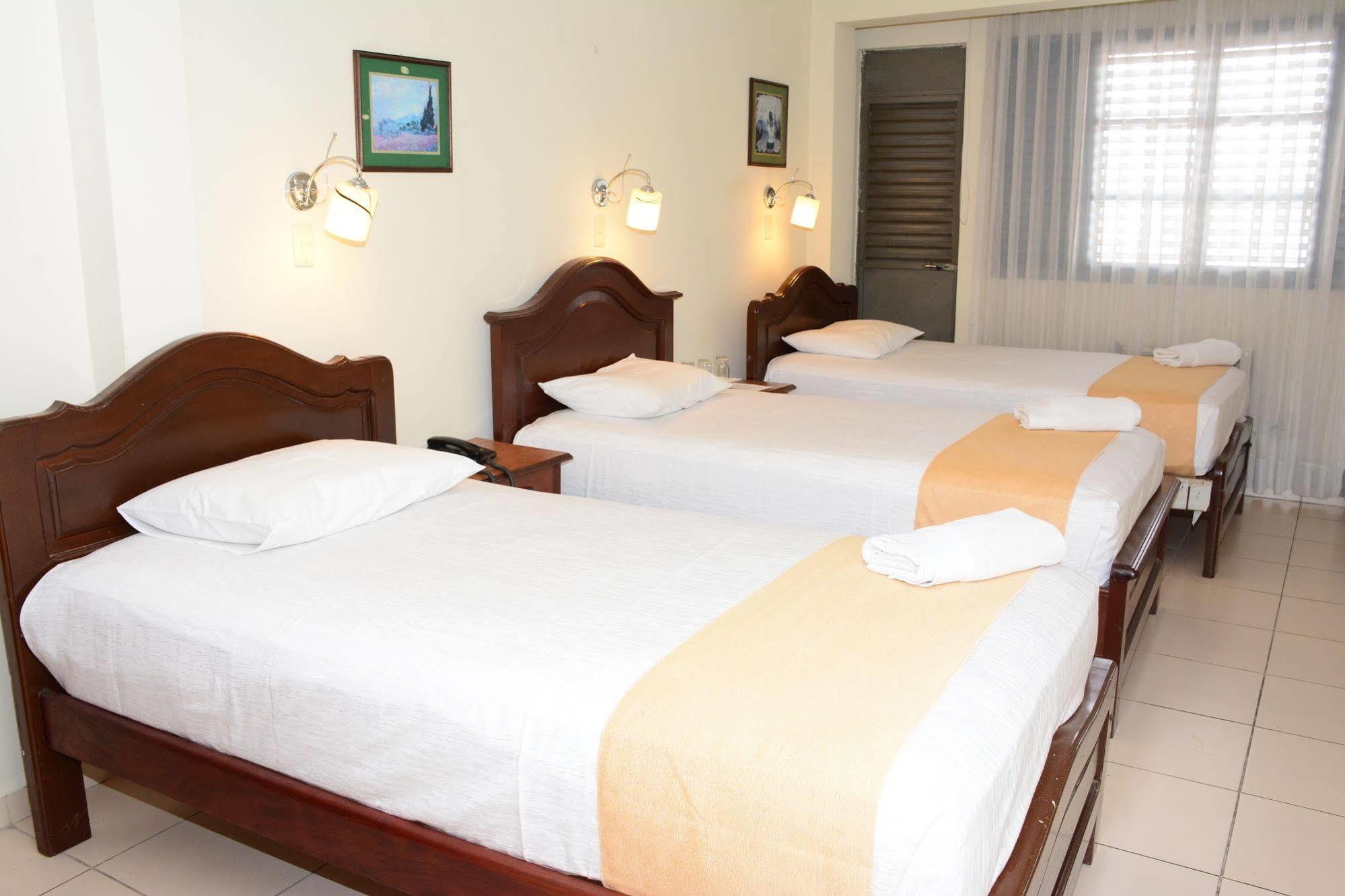La Siesta Hotel Santa Cruz de La Sierra Dış mekan fotoğraf